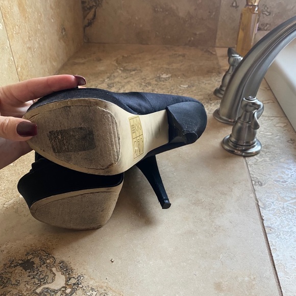 Bebe platform heels size 6 very sexy - Picture 2 of 7